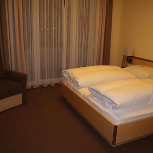 Pokój z łóżkiem king-size